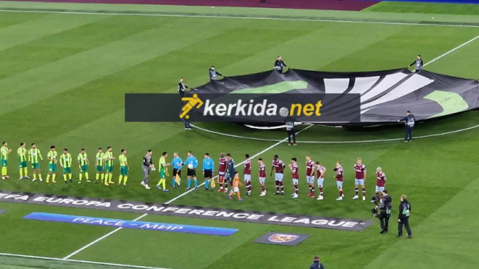 West Ham - AEK: Η είσοδος των δύο ομάδων (βίντεο)