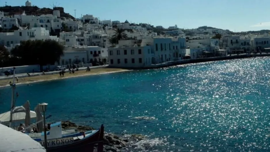 «Κράτος εν κράτει η Μύκονος – Εκτός ελέγχου η κατάσταση, έχει καταληφθεί από συμφέροντα»
