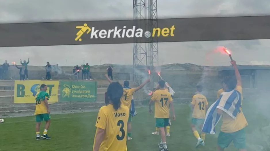 ΒΙΝΤΕΟΣ Kerkida/Το... έκαψαν οι μικροί της ΑΕΚ!