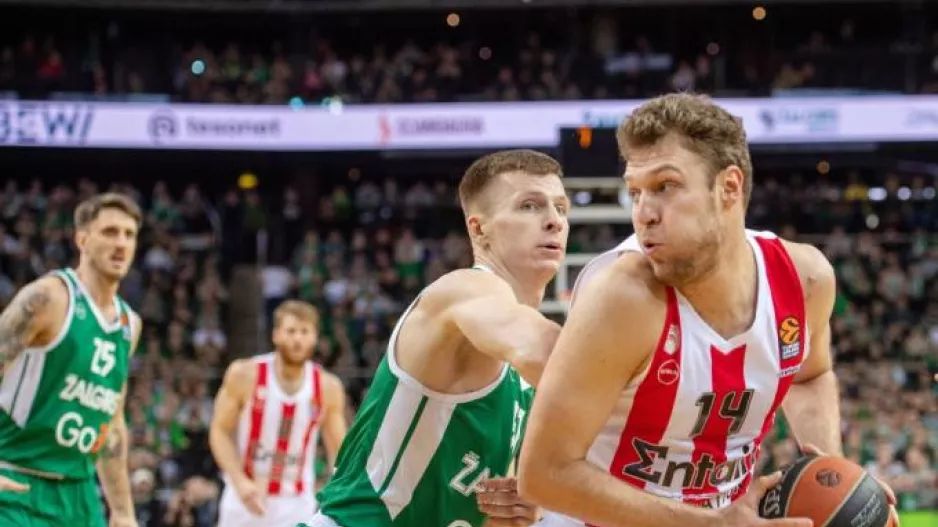 «Ερυθρόλευκη» μηχανή με MVP Βεζένκοβ!