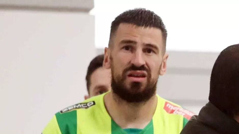 Από την κερκίδα