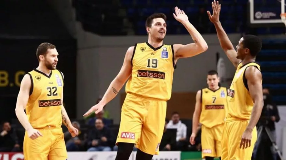 Καθάρισε τον αξιόμαχο Κολοσσό και φεύγει για... τελικό με Γαλατάσαραϊ