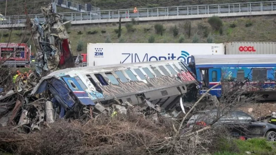 Τέμπη: "Διόρθωσαν" με μπλάνκο την ώρα αναχώρησης των δύο σταθμαρχών
