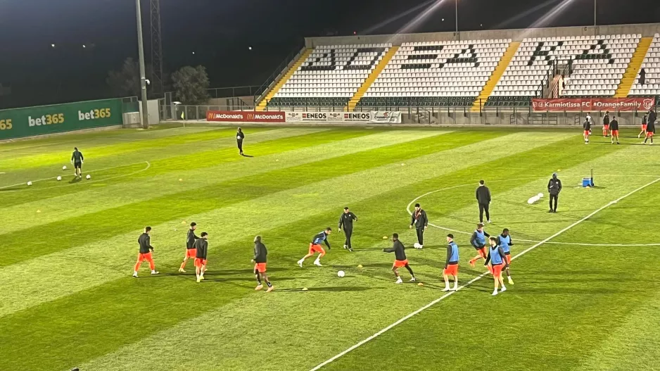 Η 11άδα της Καρμιώτισσας/Μία αλλαγή