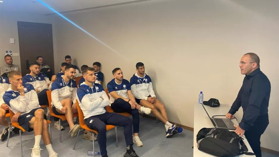 Μάθημα... στους διεθνείς