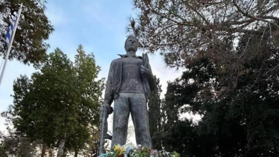 Θύρα 1 για Ευαγόρα Παλληκαρίδη