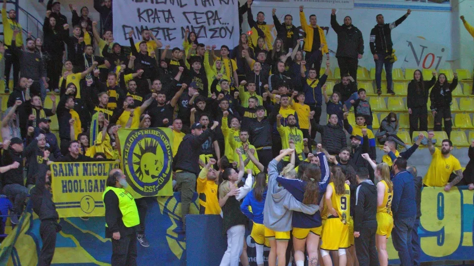 ΒΙΝΤΕΟΣ/Η Θύρα 3... έσπρωξε τα κορίτσια!