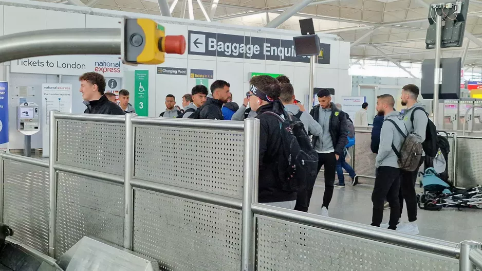 Έφτασε στο Λονδίνο η ΑΕΚ 