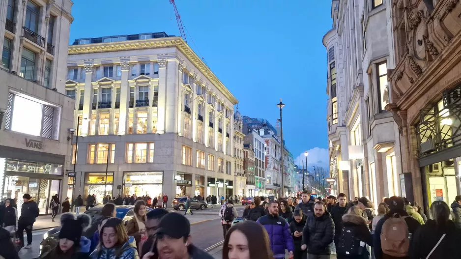 London… (Φωτος)
