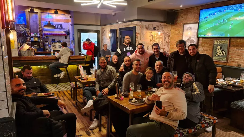 Το δείπνο της ΑΕΚ στα ΜΜΕ στο "The Abbey Tap" (φώτο)