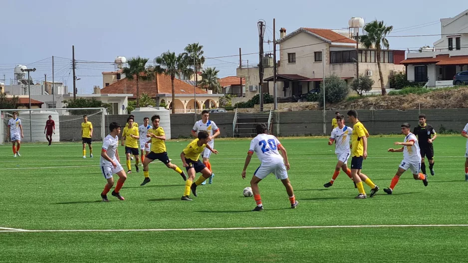 Κ17/Έξι γκολ, "διπλό" το πρωτοπόρο ΑΠΟΕΛ (φώτος)