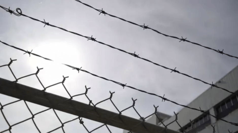 Κρατούμενος απέδρασε με… τηλεκάρτα - Συνελήφθη αστυνομικός
