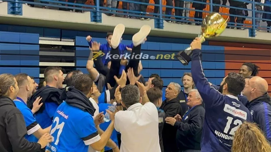 (ΒΙΝΤΕΟ Kerkida) Στον... αέρα ο Ανδρέας! - "Είναι τρελός ο πρόεδρος"