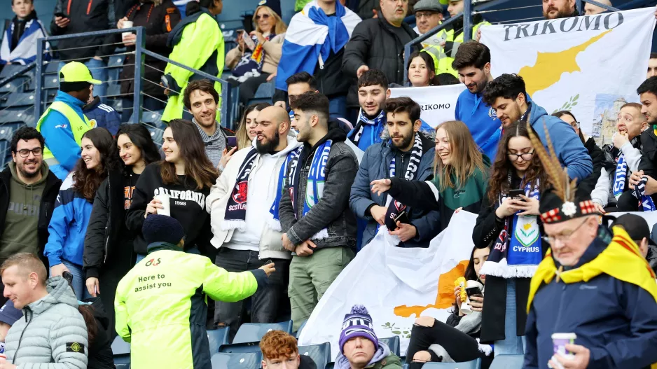 (Φωτορεπορτάζ) Ο κόσμος στο Hampden Park