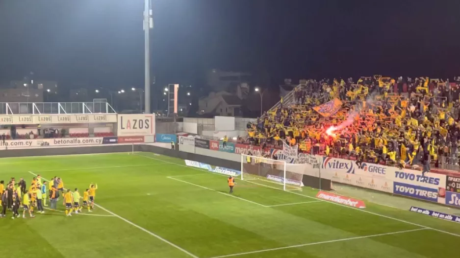 (ΒΙΝΤΕΟ-kerkida) "Γαλαζοκίτρινο" πάρτι πρόκρισης!