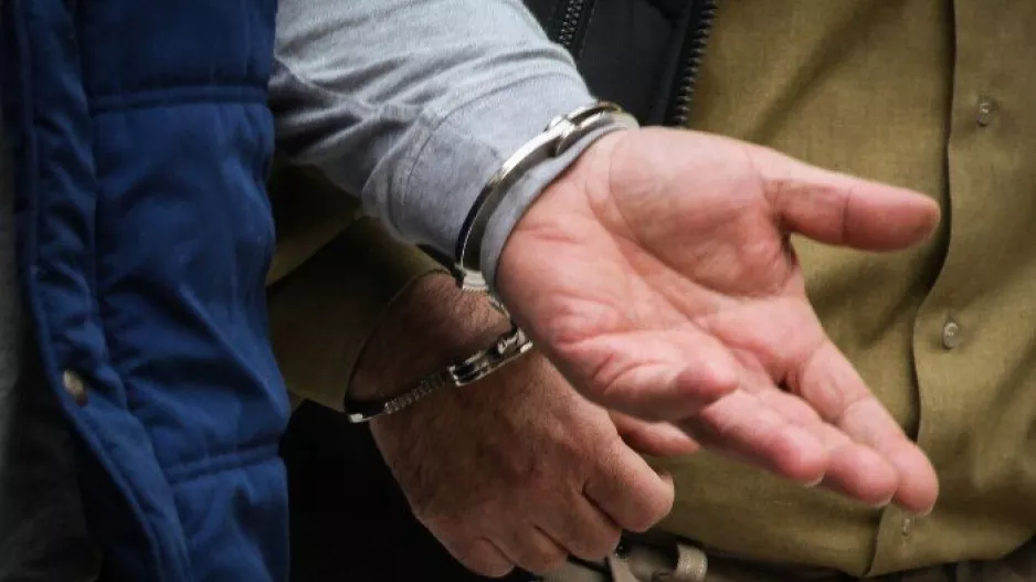 Σύλληψη 43χρονου στη Δραπετσώνα για βιασμό