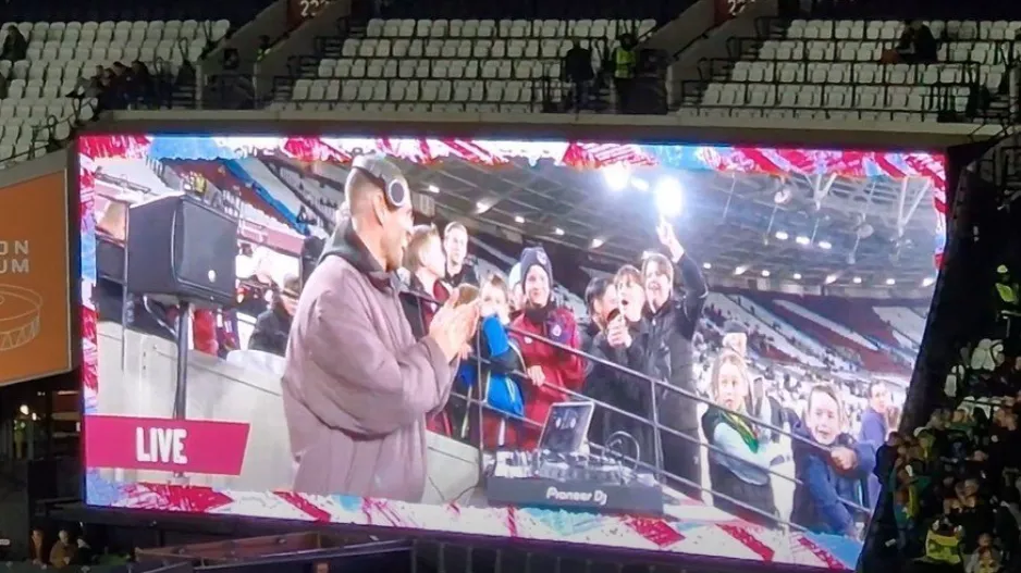 DJ στο London Stadium (βίντεο)