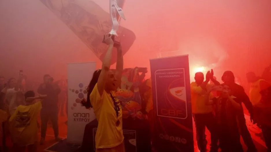 Φωτορεπορτάζ/Η απονομή του 16ου στην ΑΕΛ!