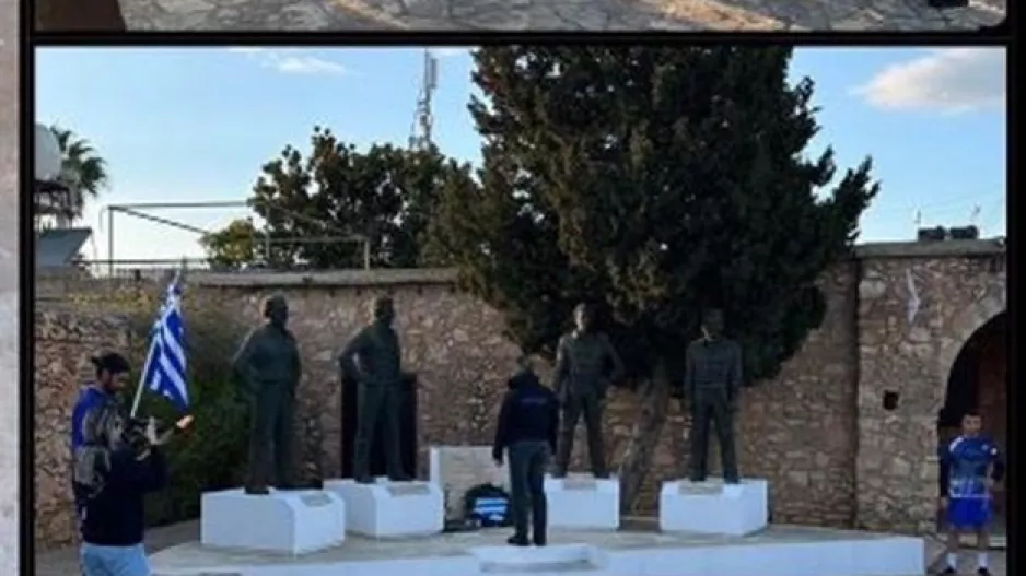 Μαχητές: Στεφάνι στα μνημεία των ηρώων στο Λιοπέτρι