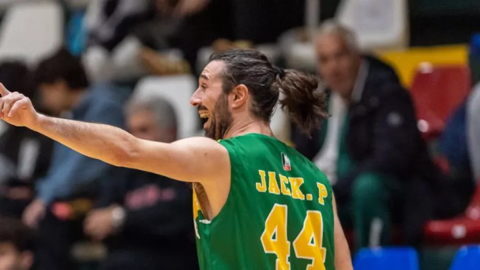 Νίκη και 2η θέση για την ΑΕΚ