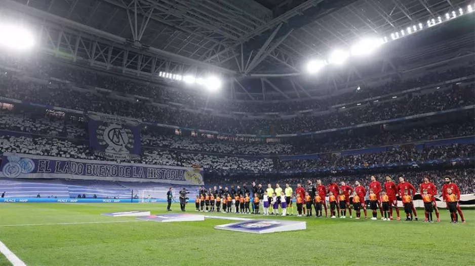 Το "Υοu'll never walk alone" στο Μπερναμπέου από τους οπαδούς της... Ρεάλ!