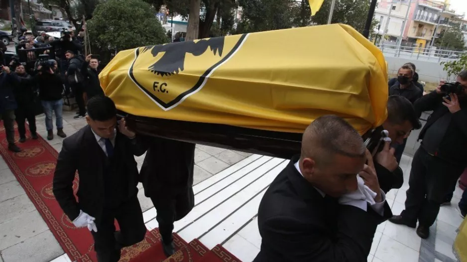 Μίμης Παπαϊωάννου: Σε λαϊκό προσκύνημα η σορός