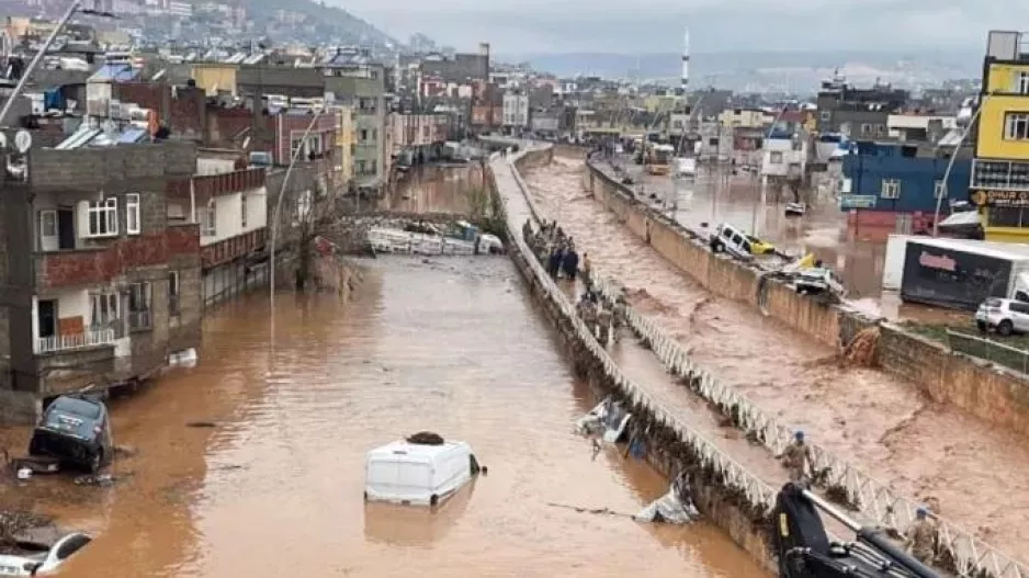 Πλημμύρες σε σεισμόπληκτες περιοχές της Τουρκίας - Τουλάχιστον 10 οι νεκροί