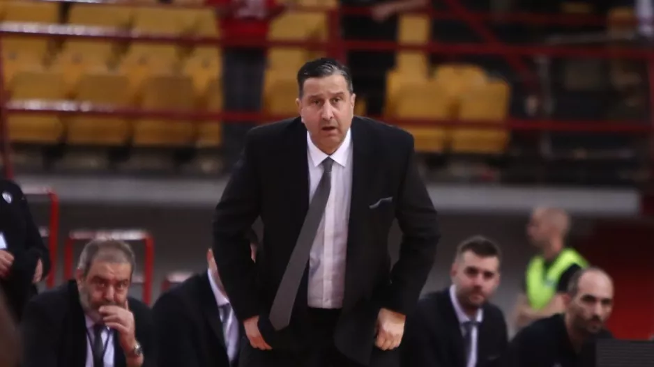 Το τάιμ άουτ του Δικεφάλου στο φινάλε που προκάλεσε τις αποδοκιμασίες του ΣΕΦ