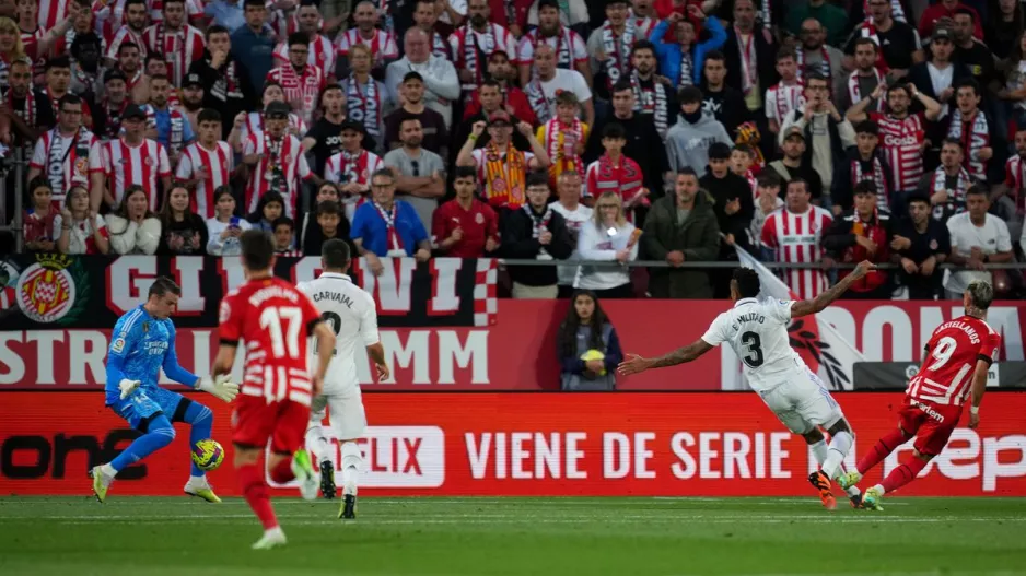Τραγική Ρεάλ παρέδωσε το στέμμα της La Liga στη Μπαρτσελόνα!
