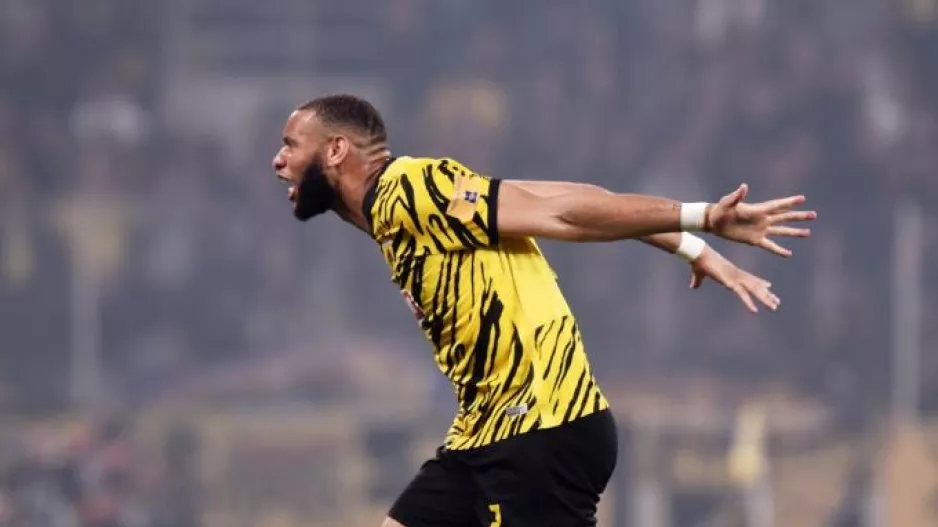 Camfoot: "Αναγεννήθηκε στην ΑΕΚ ο Μουκουντί"