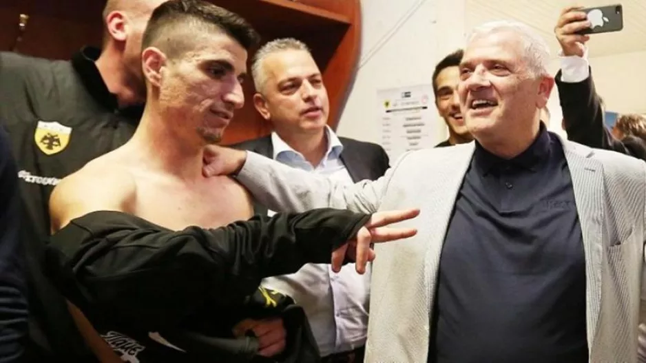 Η εντολή του Μελισσανίδη στον Μάνταλο και η… στρατιωτική απάντηση με τη μαγική ασίστ!