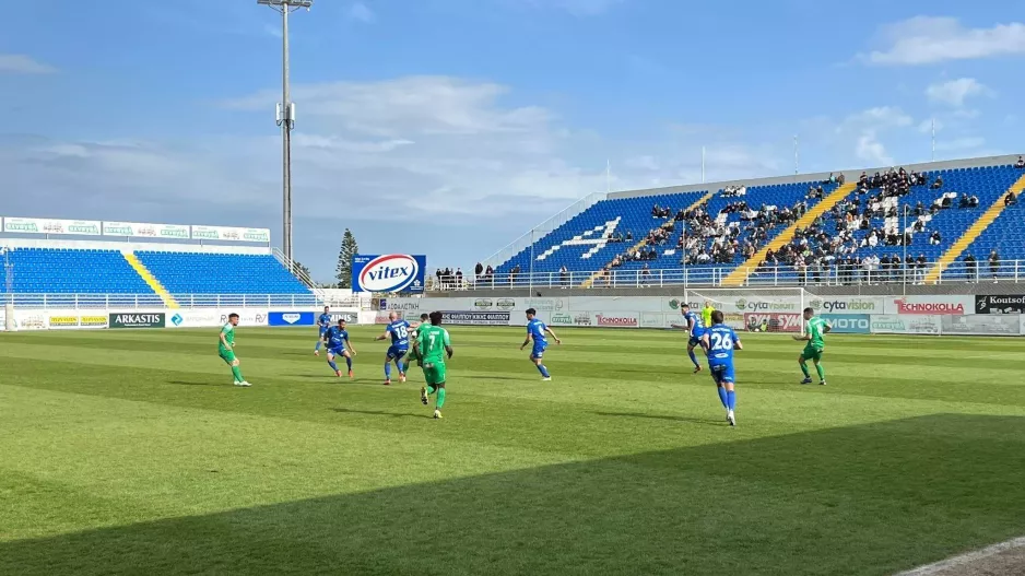 Στενεύουν τα πράγματα για Οθέλλο...