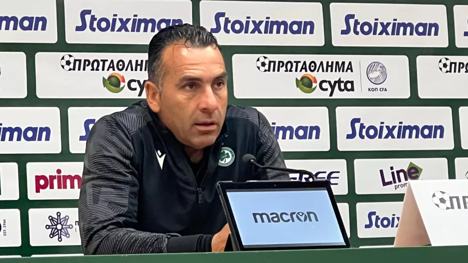 Σωφρόνης με βραχνή φωνή: "Θα πάρουμε τα θετικά, βλέπουμε τον αγώνα της Πέμπτης"