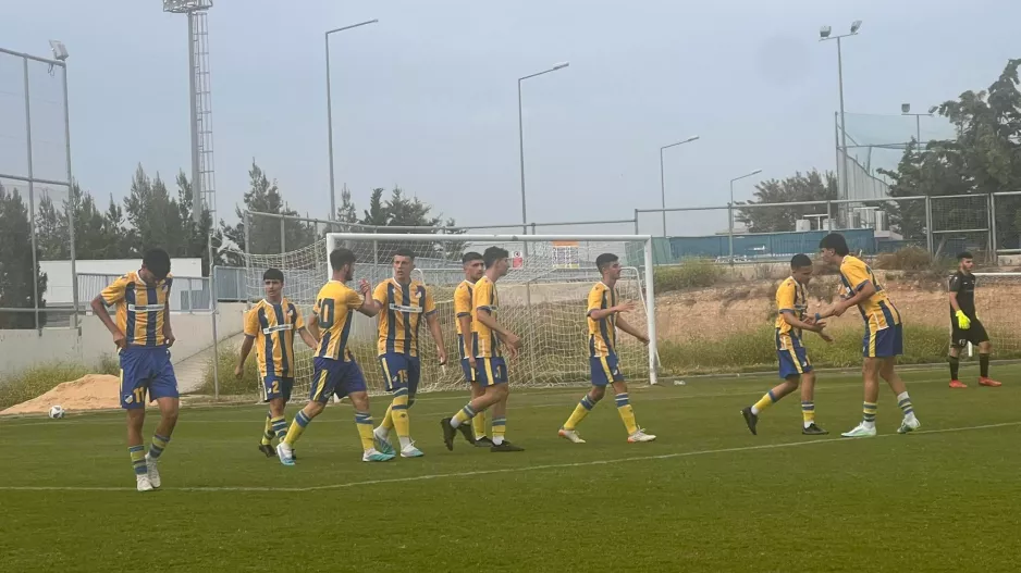 Μία ανάσα από τον τίτλο το ΑΠΟΕΛ/Νίκησε 2-0 τον Άρη