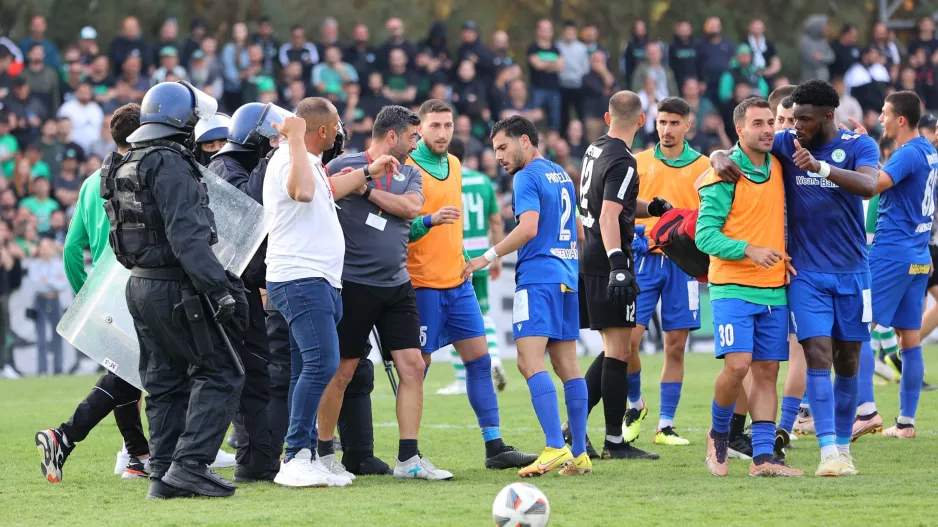 Τους... θέλουν δίπλα τους για την άνοδο
