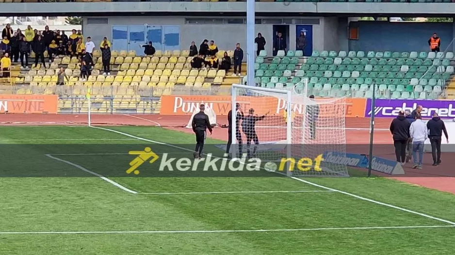Αποδοκιμασίες σε Γιανέφσκι οι ΑΕΛίστες - Αντέδρασε ο κόουτς