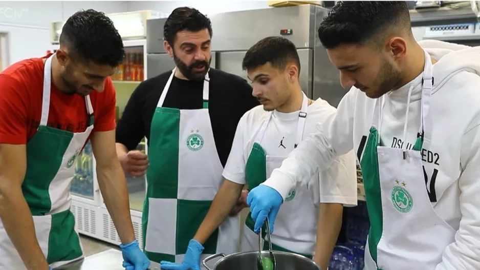 Παναγή, Παναγιώτου και Χάμπος... έβαψαν πράσινα αυγά! (Βίντεο)