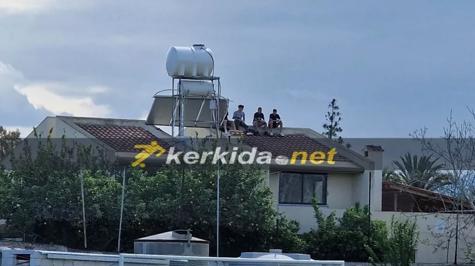 Στην ταράτσα... για το ματς!!