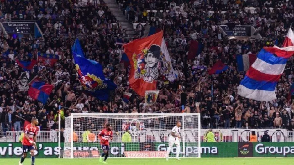 Κάλεσμα των ultras της Λυών: «Την Κυριακή μείνετε με τους δικούς σας γύρω από το αρνί και μην πάτε στο τσίρκο της ομάδας»