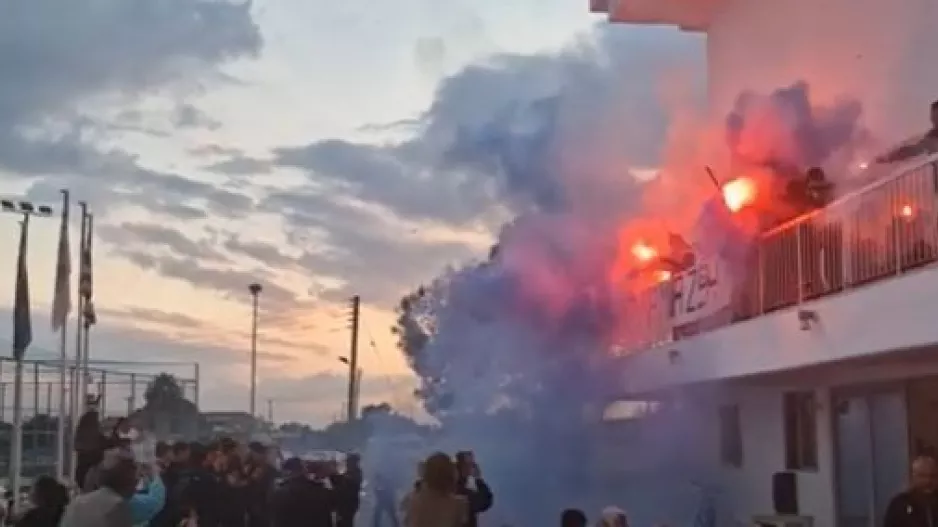 Βίντεο kerkida/Καπνογόνα, συνθήματα και πάρτι για την επιστροφή!