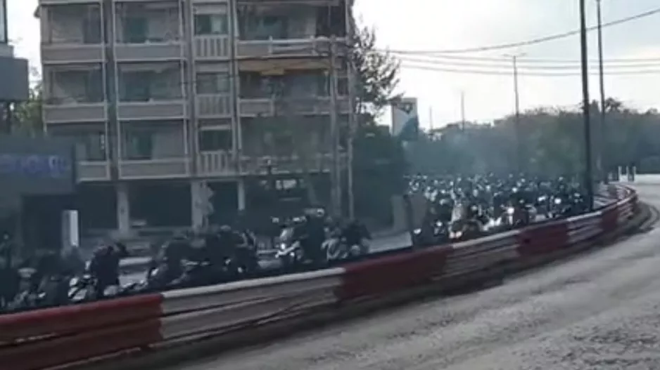 ΑΕΚ: Πανικός από εκατοντάδες μηχανάκια που συνόδευσαν την αποστολή της Ένωσης