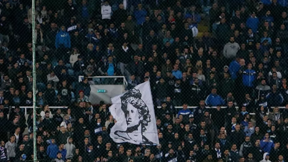 Περιμένουν αρκετούς