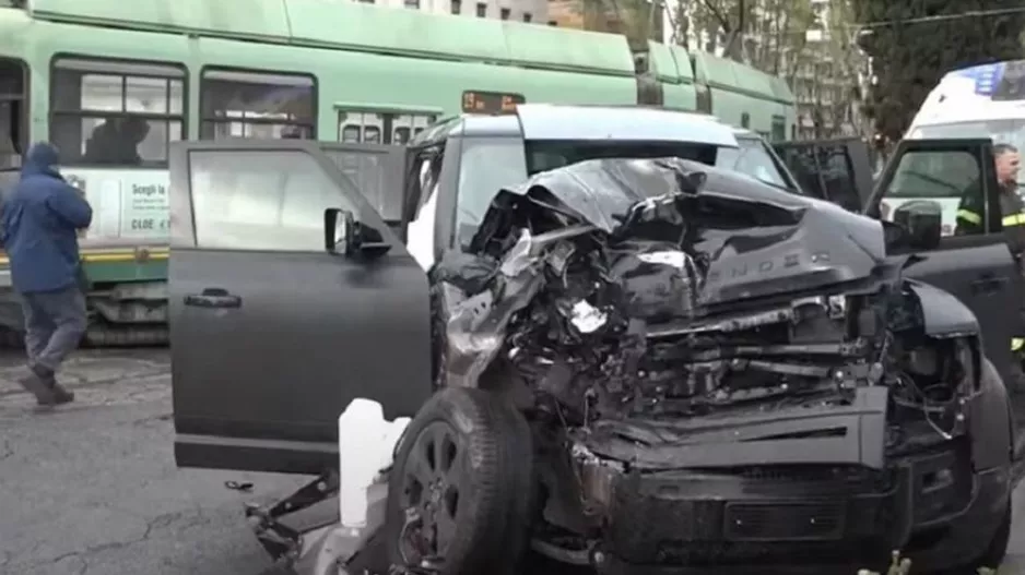 Σοβαρό τροχαίο για τον Τσίρο Ιμόμπιλε: Τράκαρε με το τραμ!