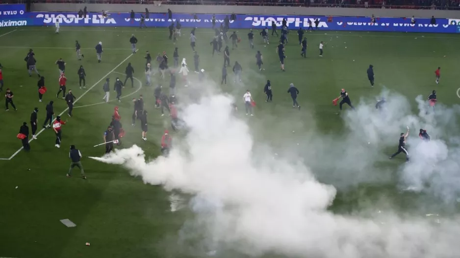 Κίνδυνος για 2-4 αγωνιστικές κεκλεισμένων για Ολυμπιακό! 