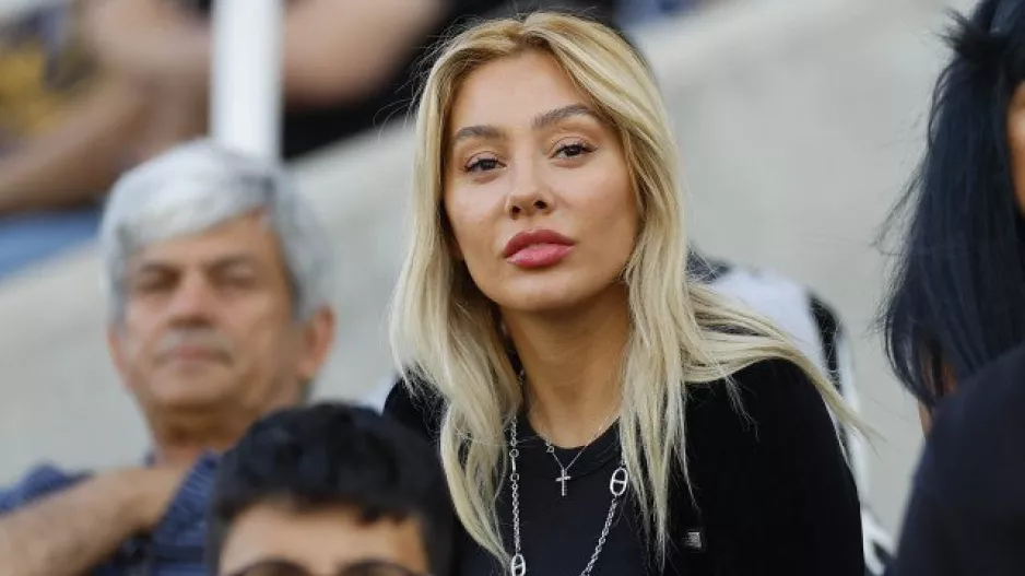 Εκεί για Ντβάλι