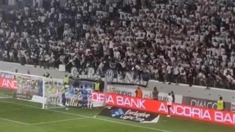 Απόλλων: "Ενώθηκαν" μπροστά στο πέταλο (βίντεο Kerkida/φώτος)