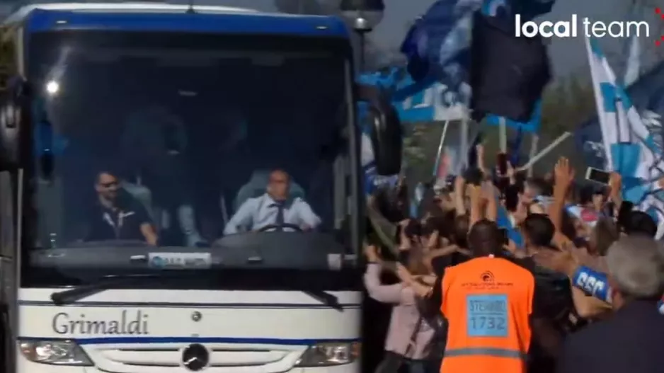 Το πάρτι συνεχίστηκε στο προπονητικό κέντρο της Νάπολη (βίντεο)