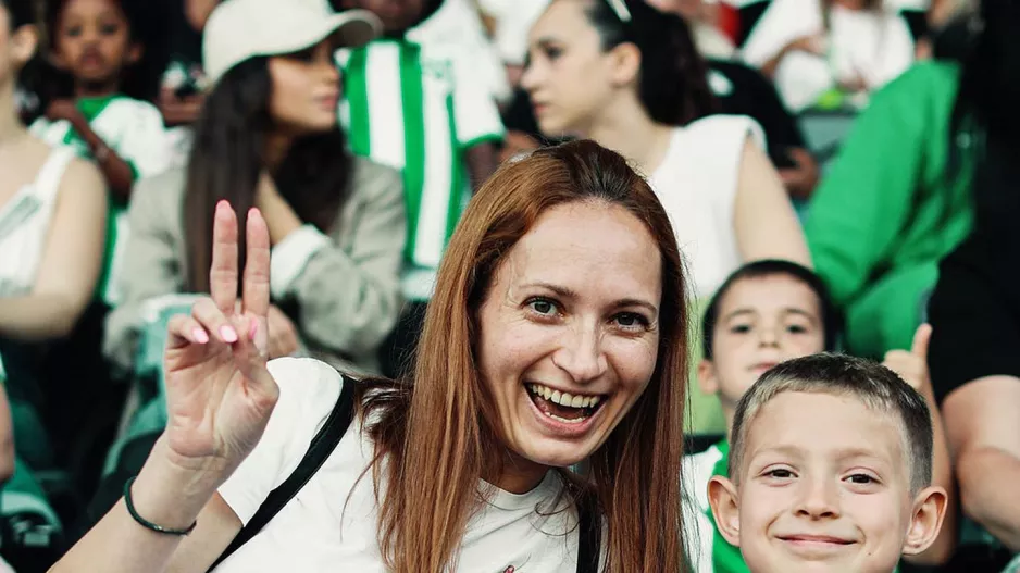 Μαμάδες στο γήπεδο... 