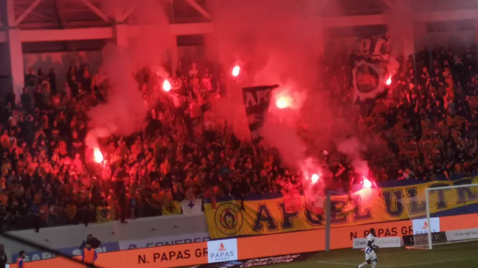 Pyro show με την έναρξη του δεύτερου ημιχρόνου (φώτος)