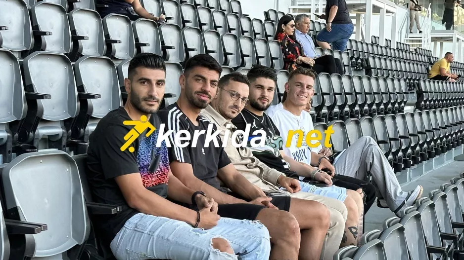 Πόζαραν οι ΑΕΛίστες